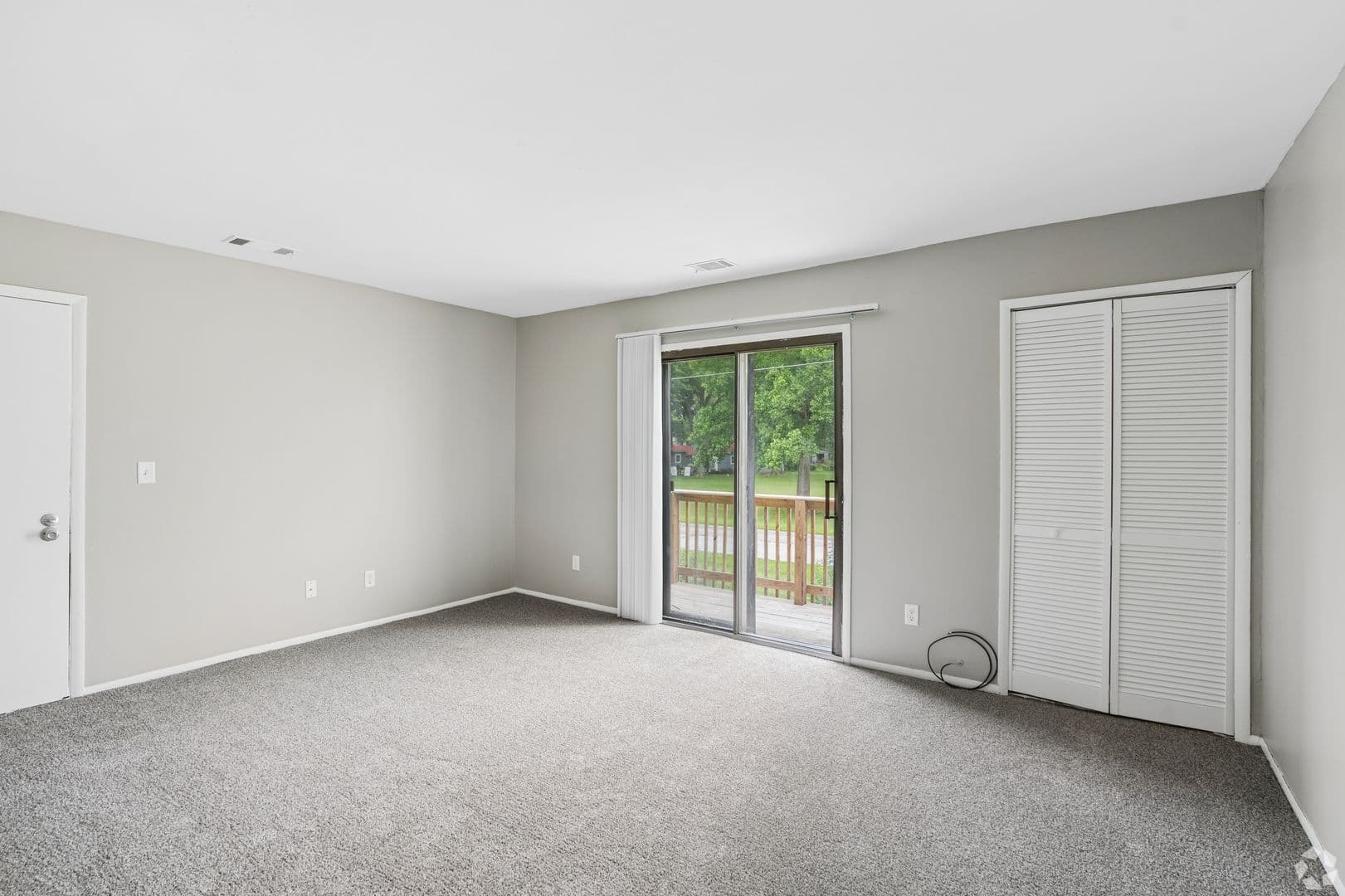 Laporte Apartment: 2400 Andrew Avenue