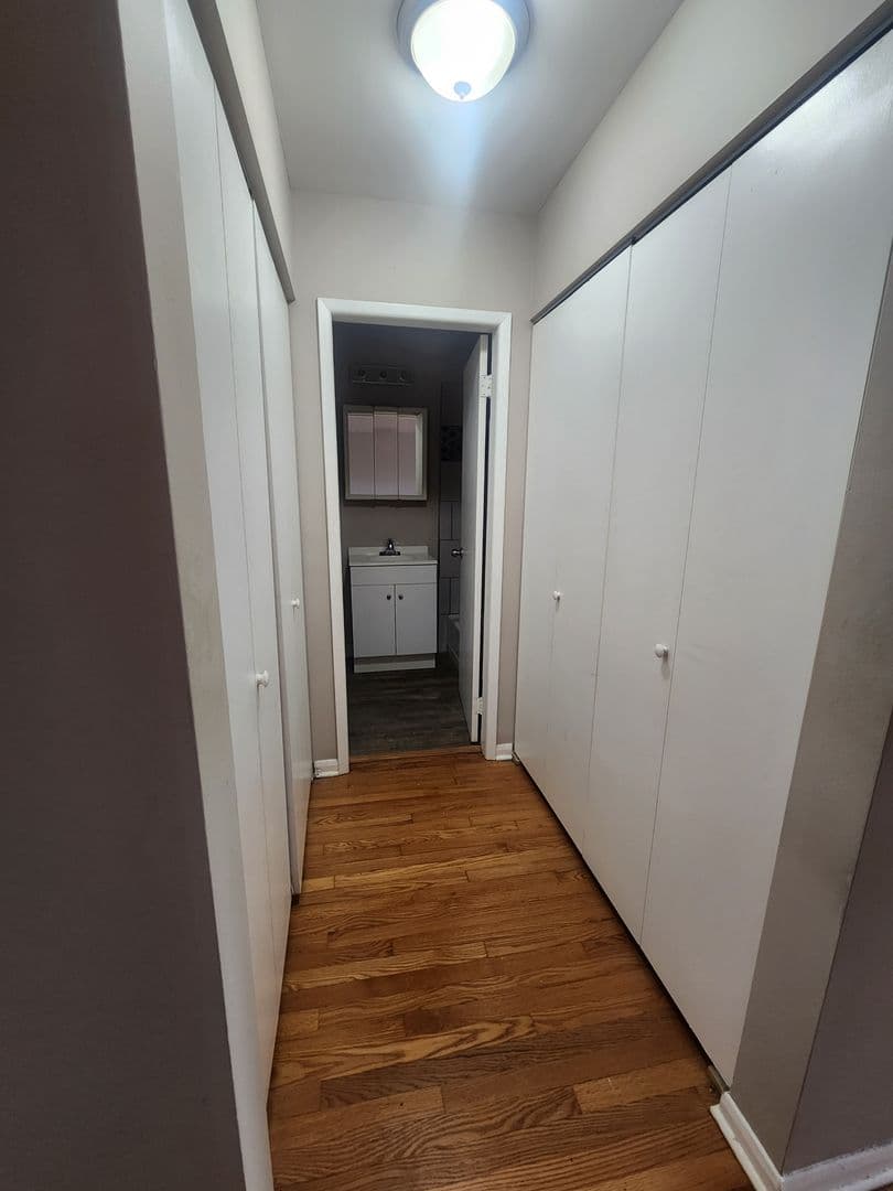 Hillside Apartment: 5147-5163 Electric Ave