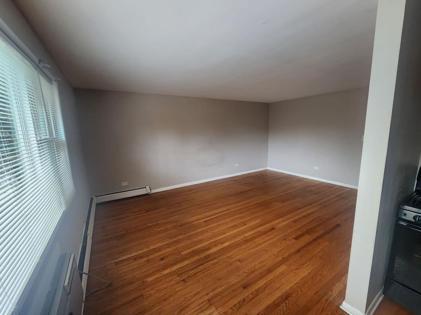 Hillside Apartment: 5147-5163 Electric Ave