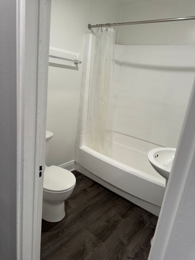 LaPorte Apartment: 701 Maple Ave