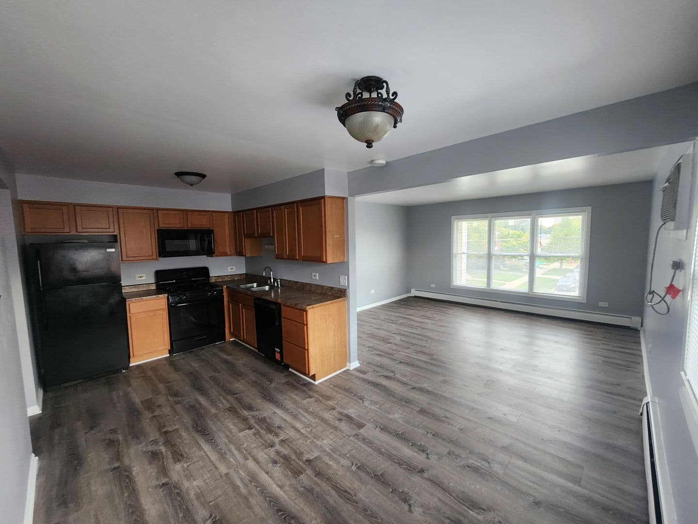 Brookfield Apartment: 8911-8927 Gerritsen