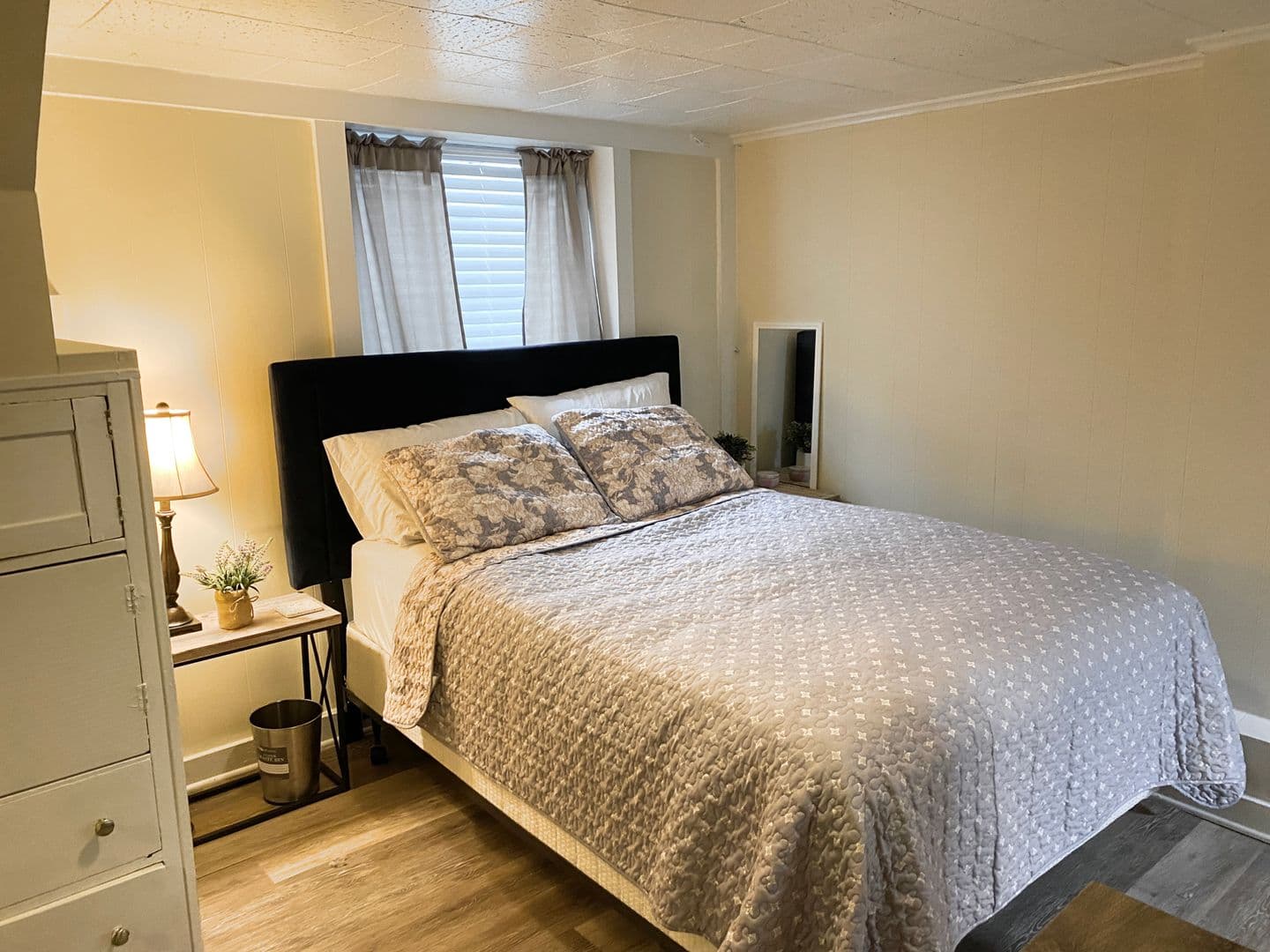 Rochester Apartment: 129 Stone Rd.