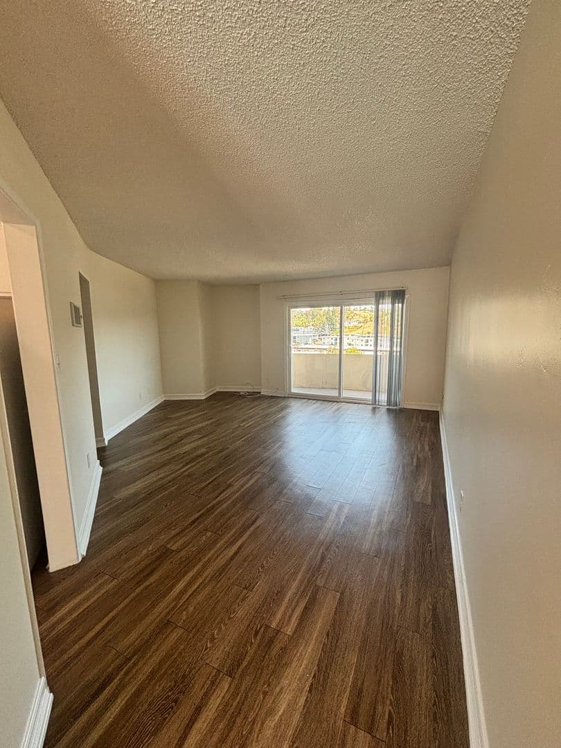San Diego Apartment: 5722 University Avenue