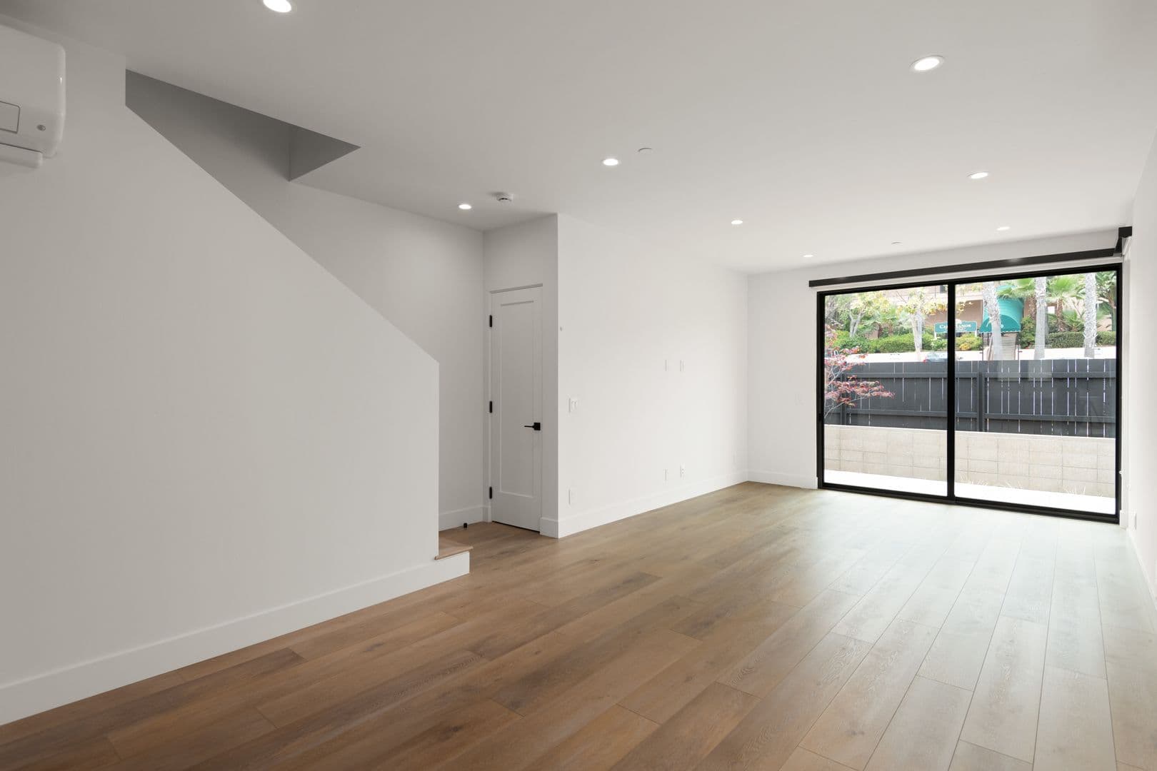 Encinitas Apartment: 811 3rd Street