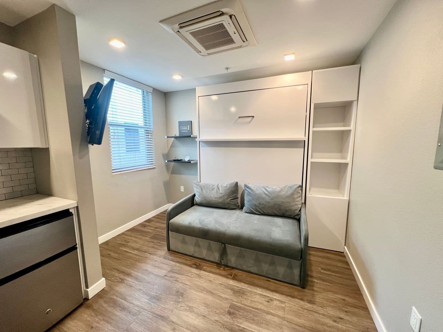 San Diego Apartment: 435 13th Street