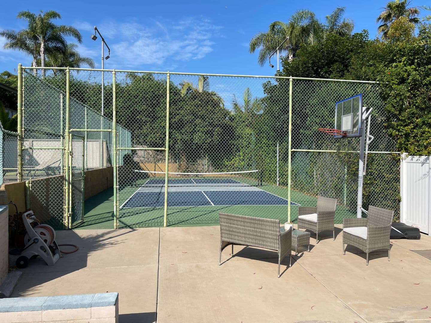 Oceanside Apartment: 707 - 709 Eaton Street
