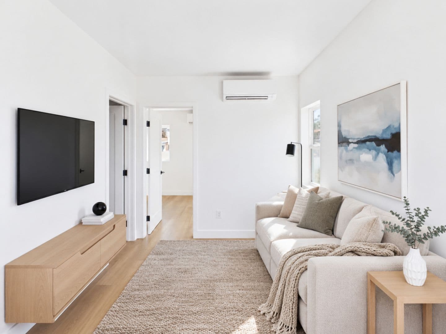San Diego Apartment: 1485 Froude Street