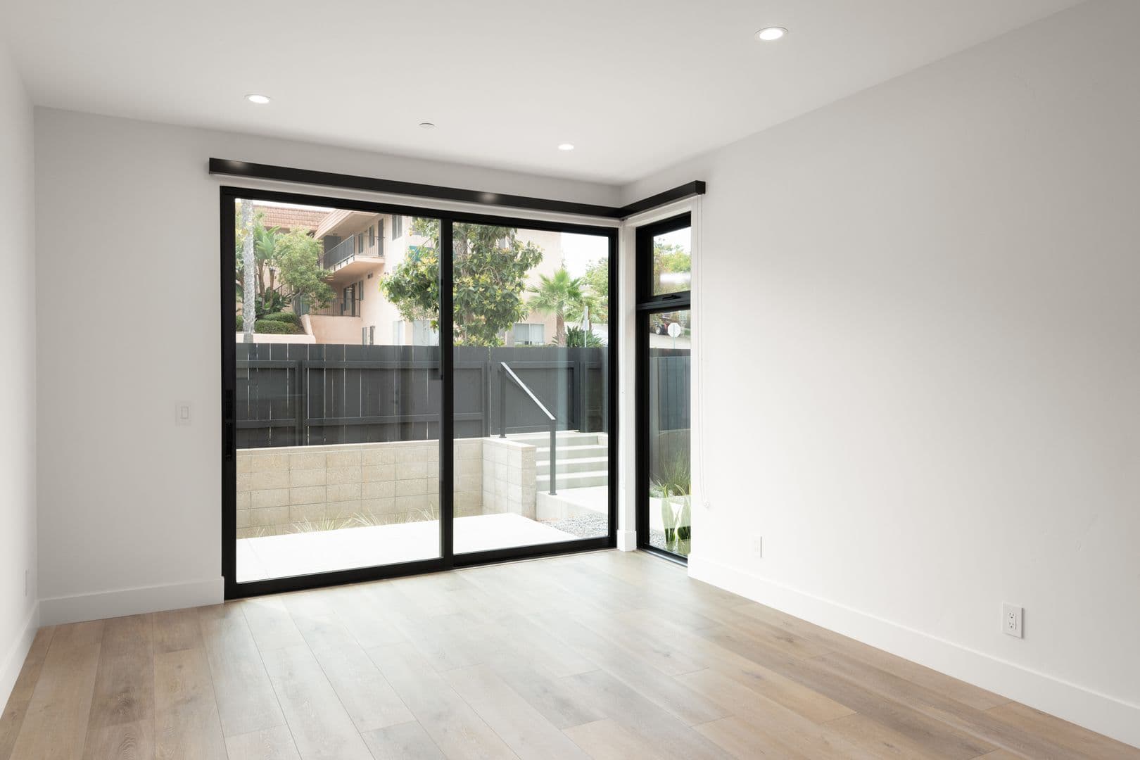 Encinitas Apartment: 811 3rd Street