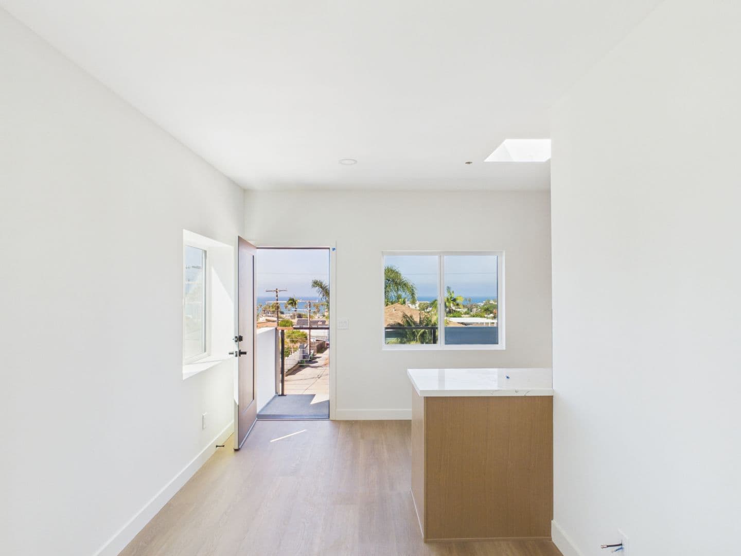 San Diego Apartment: 1485 Froude Street