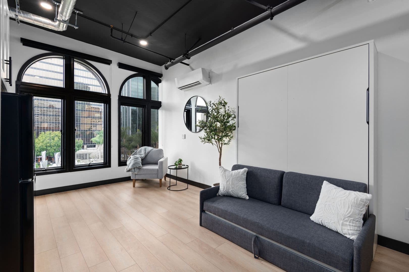 San Diego Apartment: 945 4th Avenue