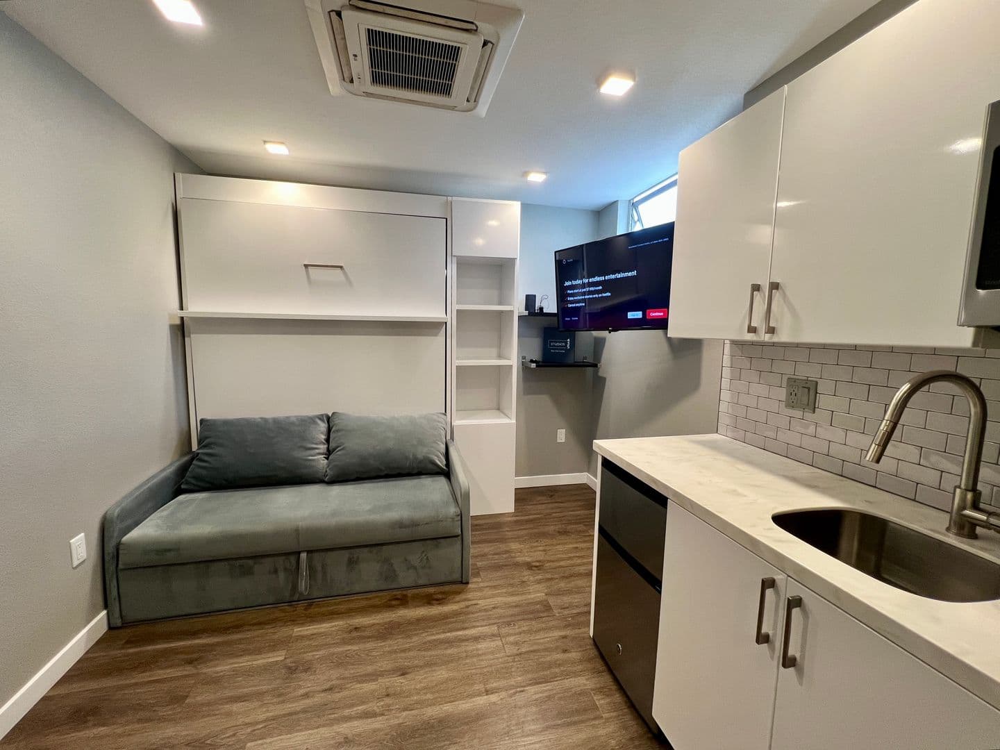 San Diego Apartment: 435 13th Street