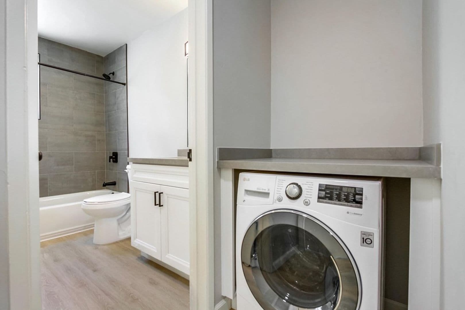 San Diego Apartment: 1650 Emerald Street