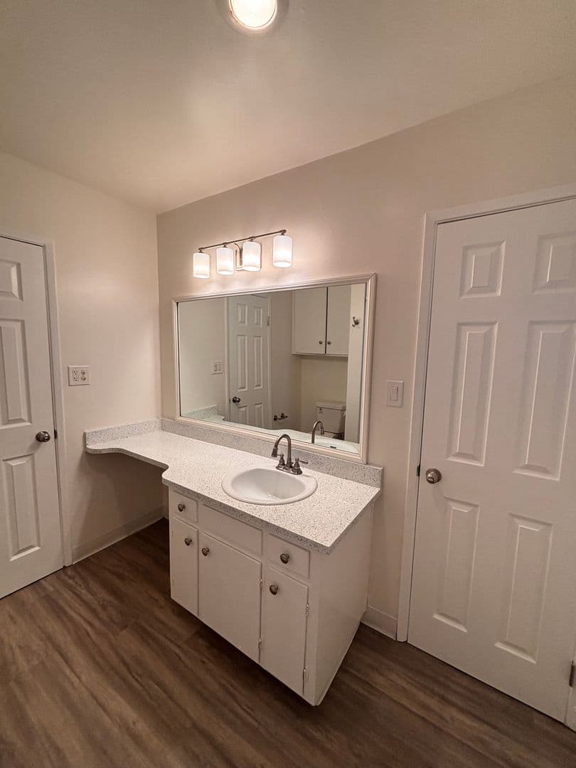 San Diego Apartment: 5722 University Avenue