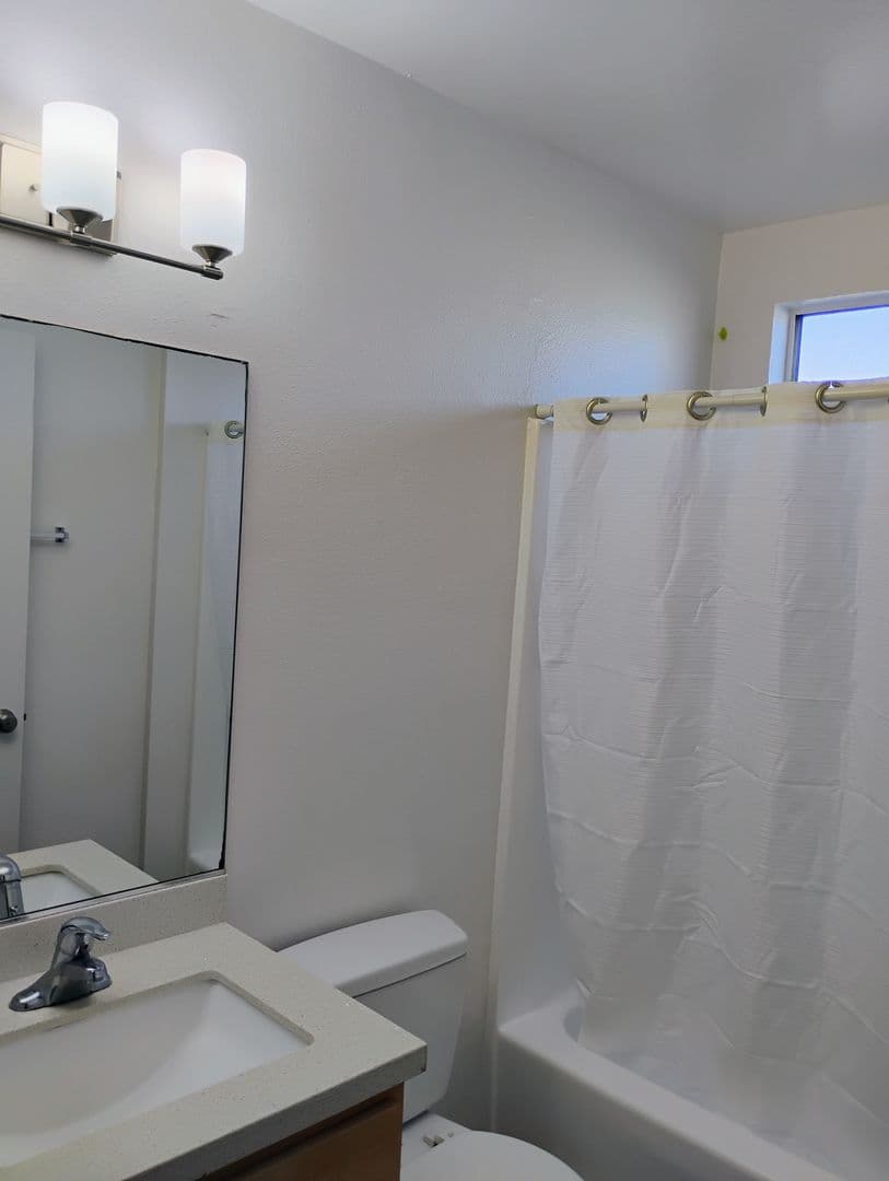 Imperial Beach Apartment: 1348 Iris Avenue