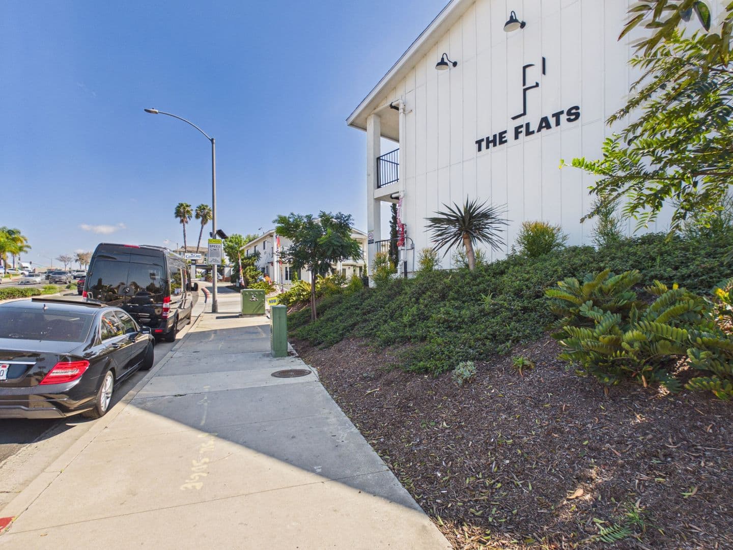 La Mesa Apartment: 7475 El Cajon Boulevard