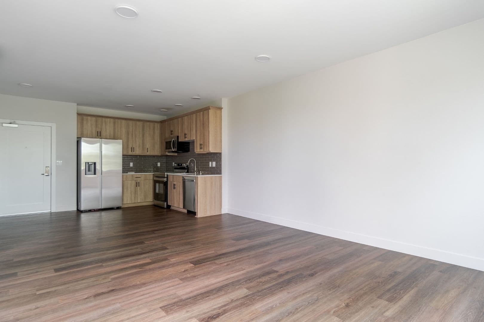 Vista Apartment: 1559 N. Santa Fe Avenue
