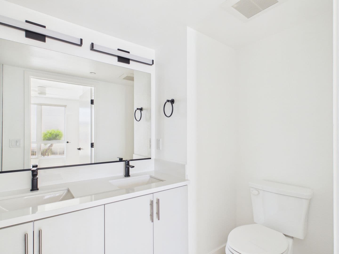 San Diego Apartment: 2844 Lytton Street