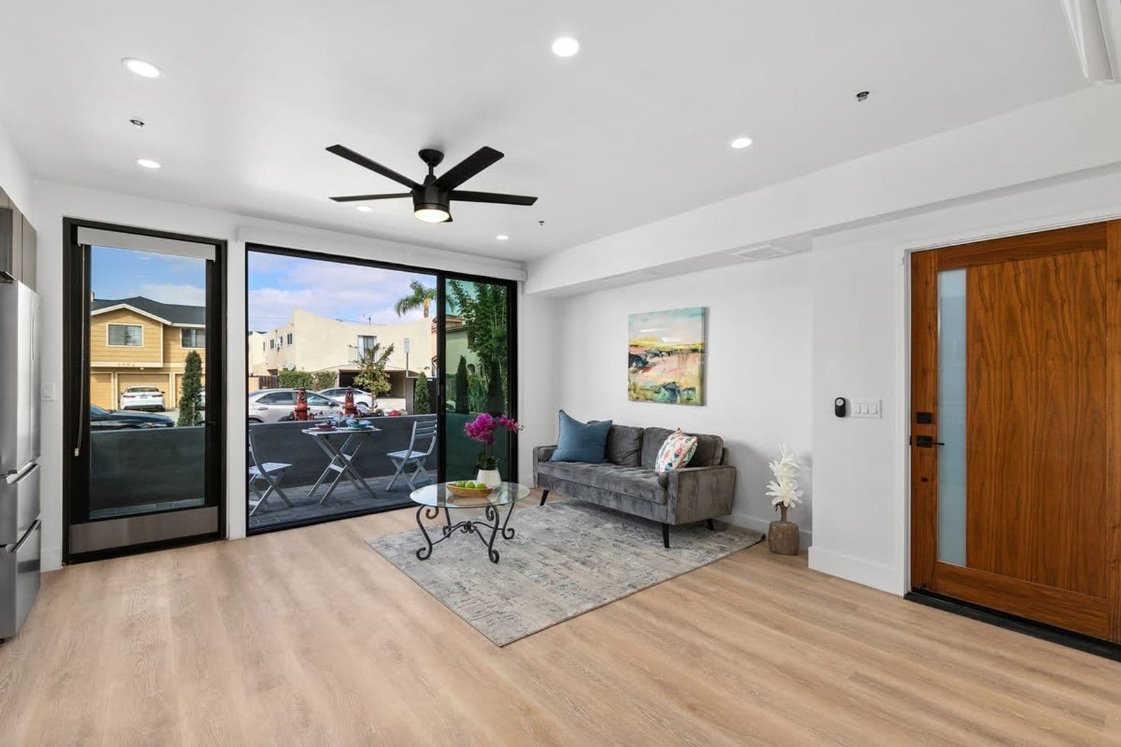 San Diego Apartment: 4551 Hamilton Street