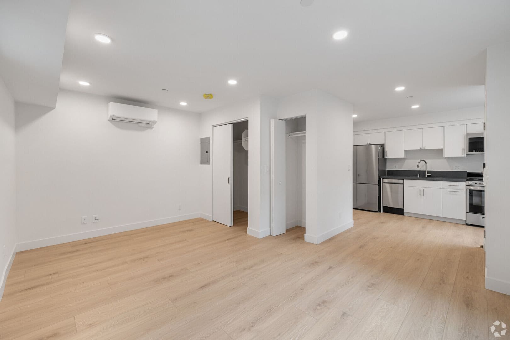 San Diego Apartment: 3942-3944  Bancroft Street