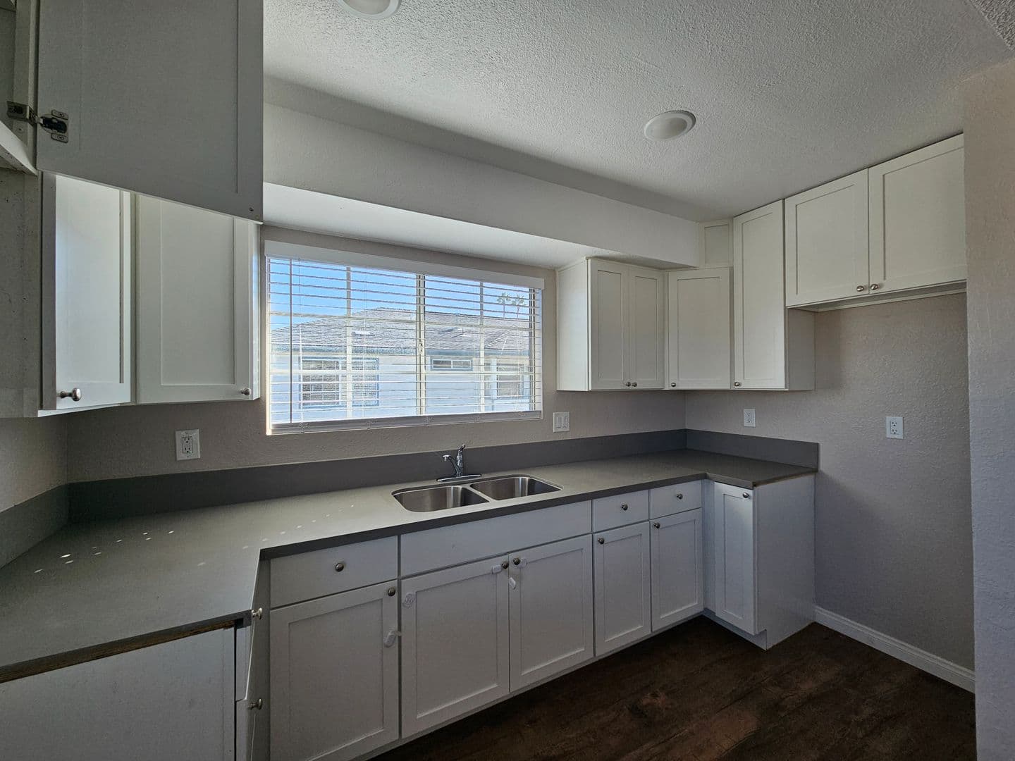 Chula Vista Apartment: 535-537 G Street