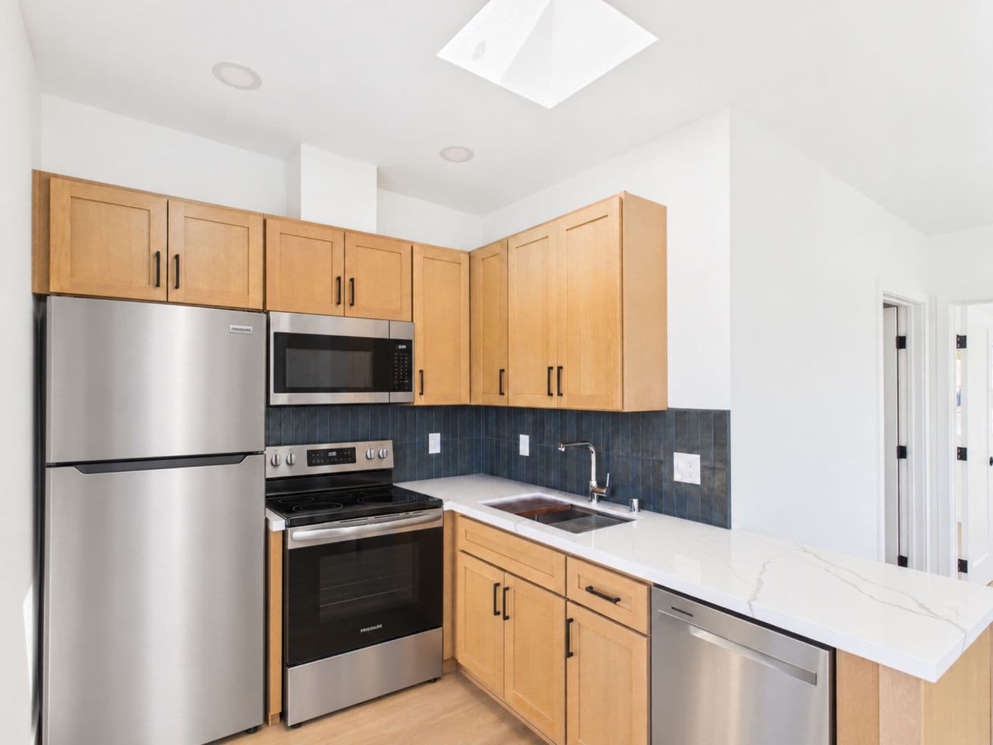 San Diego Apartment: 1485 Froude Street