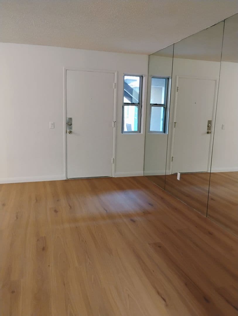 Imperial Beach Apartment: 1348 Iris Avenue