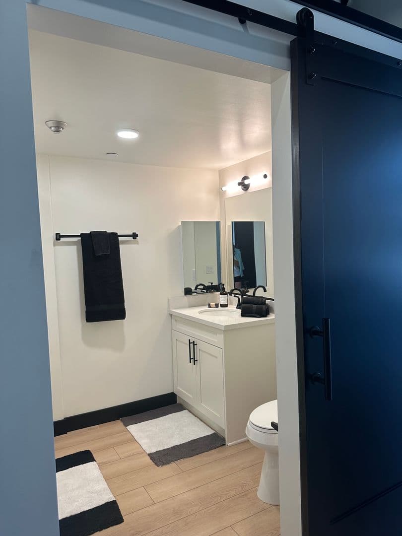 San Diego Apartment: 945 4th Avenue
