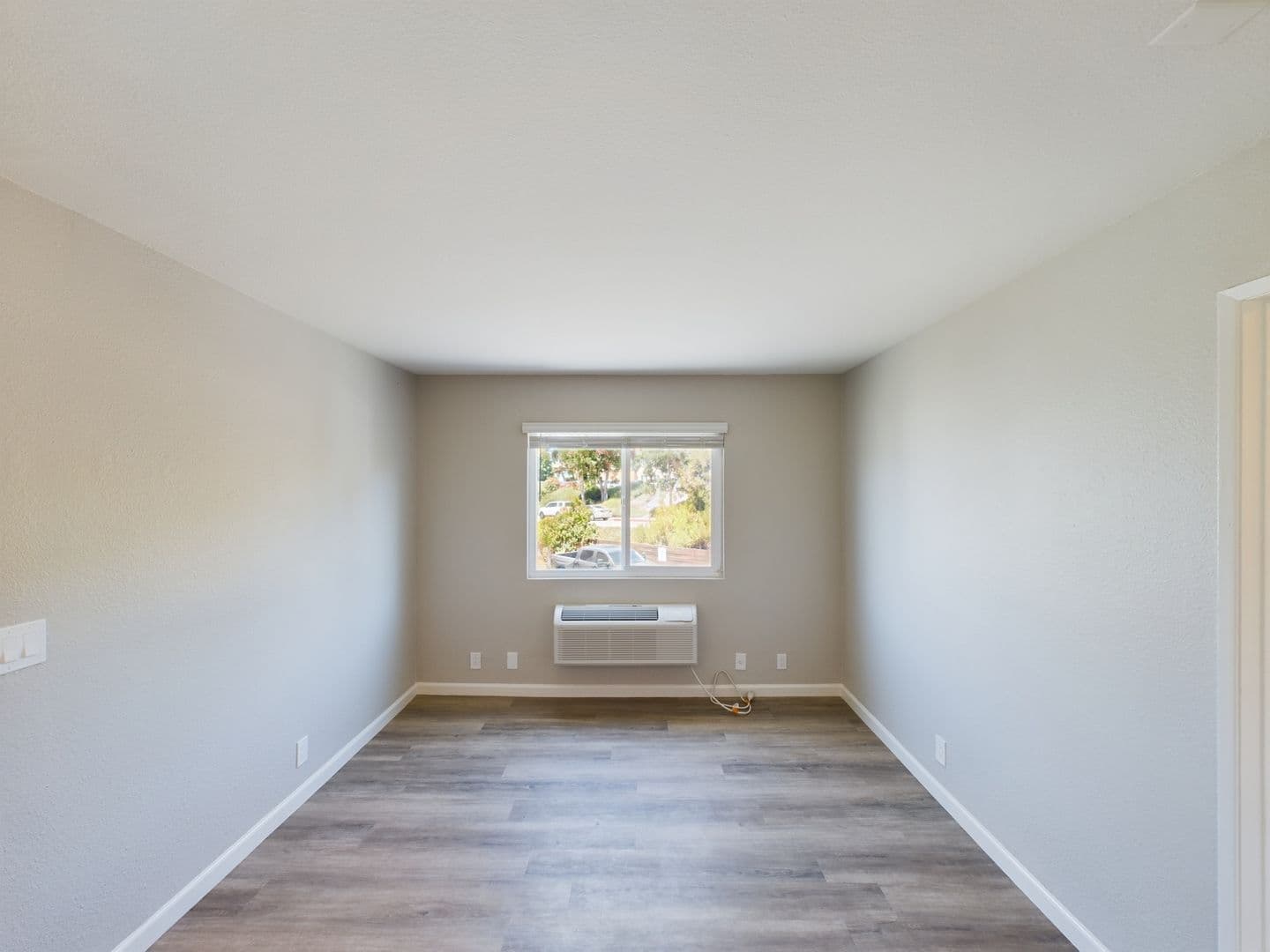 Encinitas Apartment: 185 Saxony Road