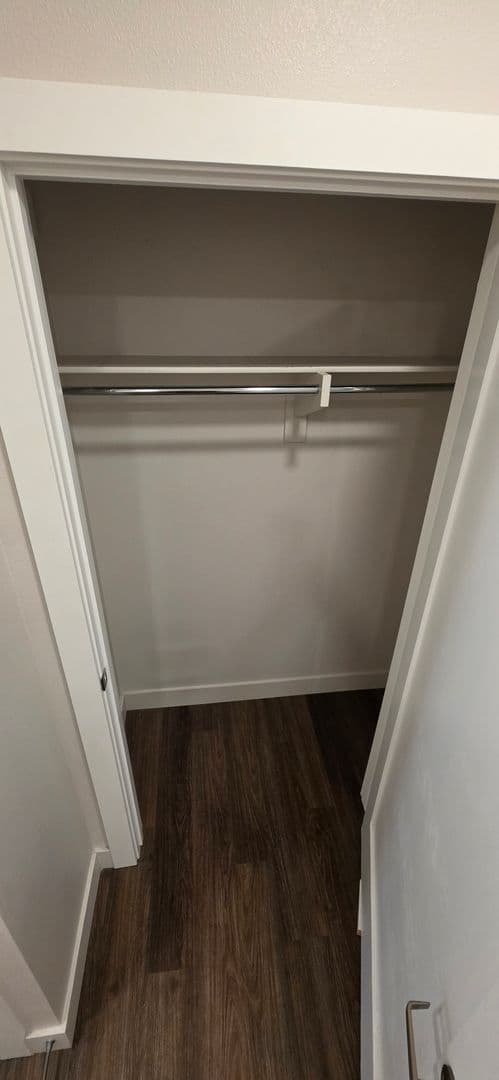 Vista Apartment: 1559 N. Santa Fe Avenue