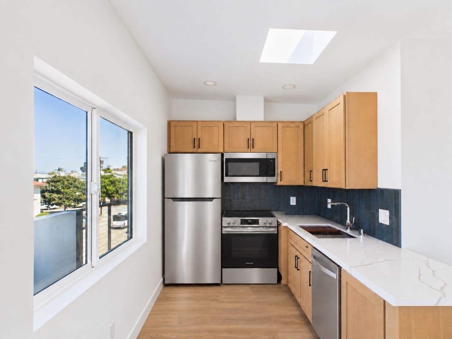 San Diego Apartment: 1485 Froude Street