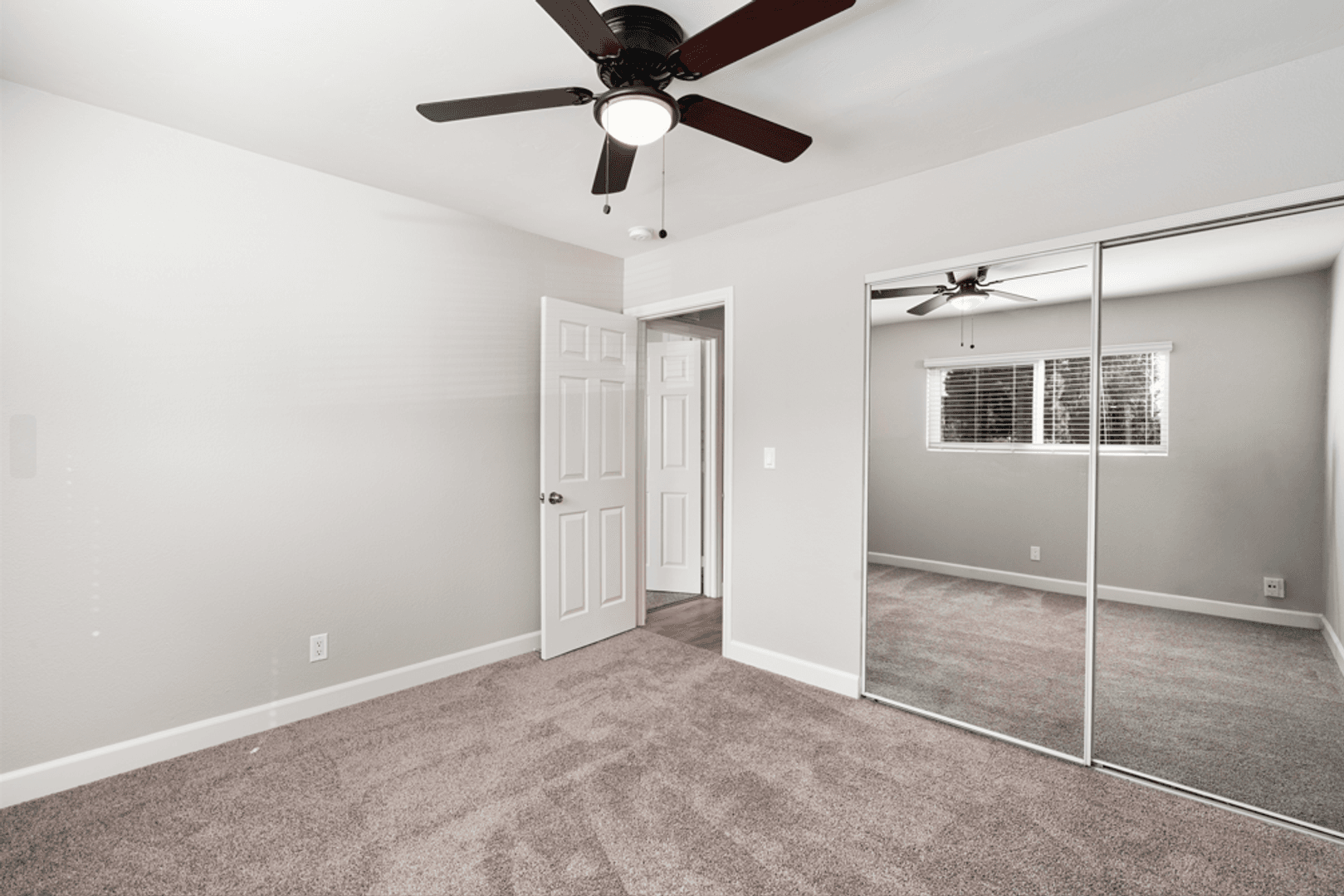 El Cajon Apartment: 294 Ballantyne  St.