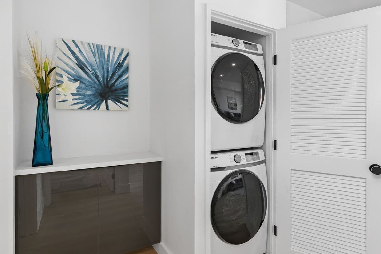 San Diego Apartment: 4551 Hamilton Street