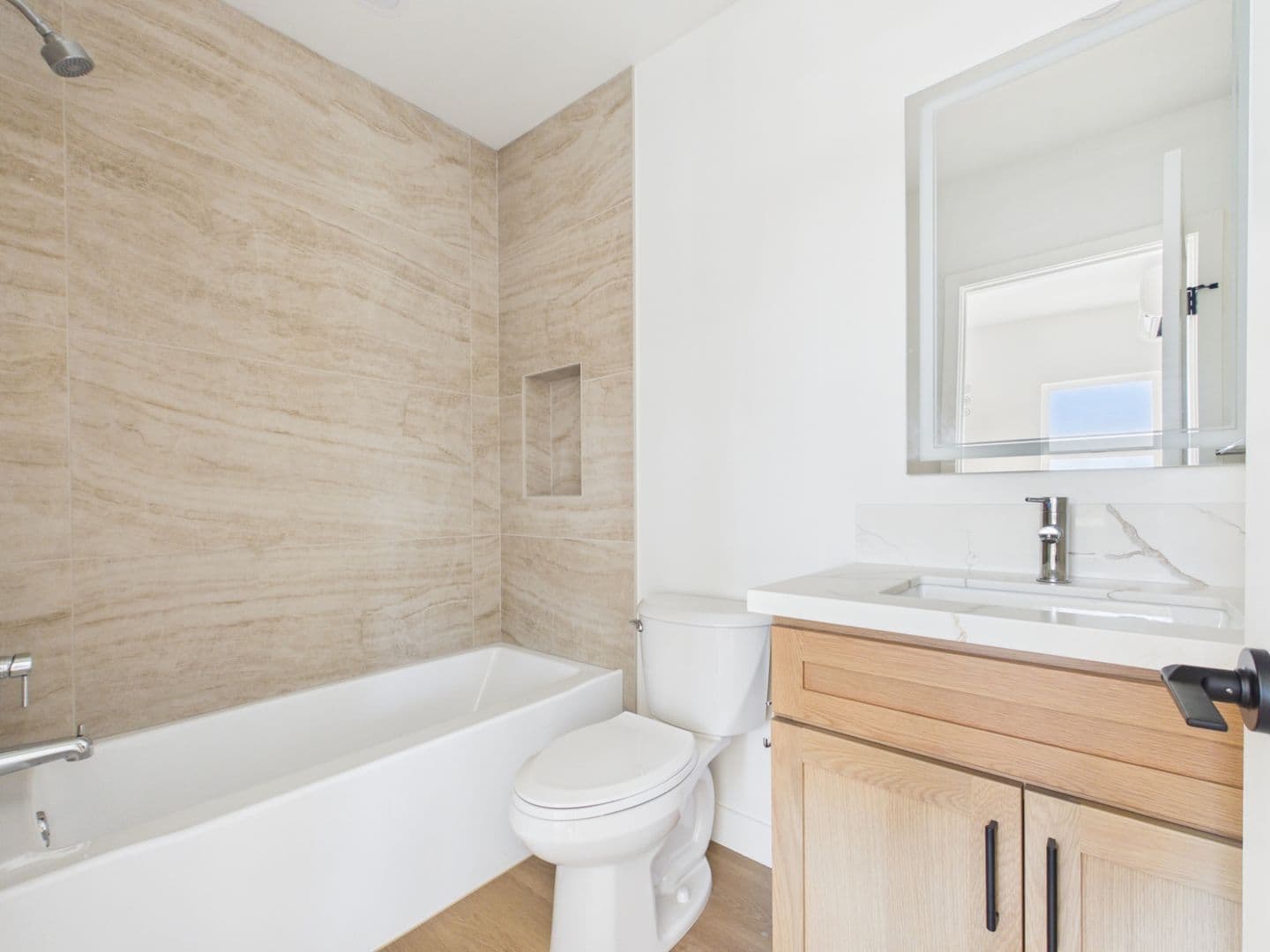 San Diego Apartment: 1485 Froude Street