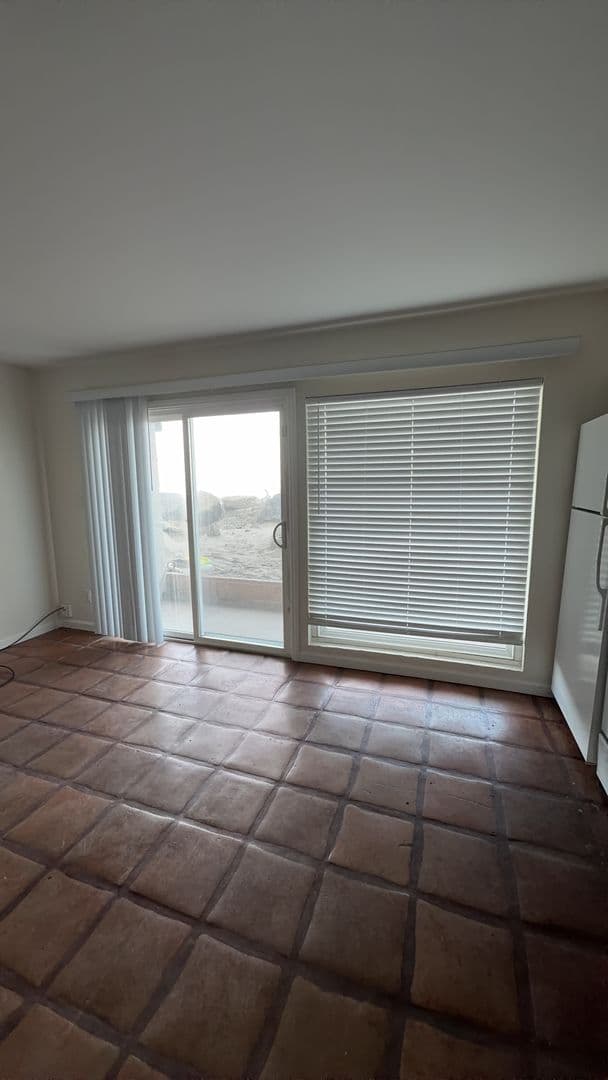 Imperial Beach Apartment: 642 Ocean Lane