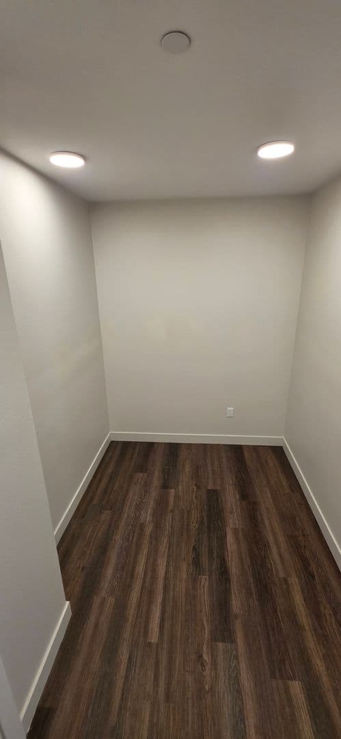 Vista Apartment: 1559 N. Santa Fe Avenue