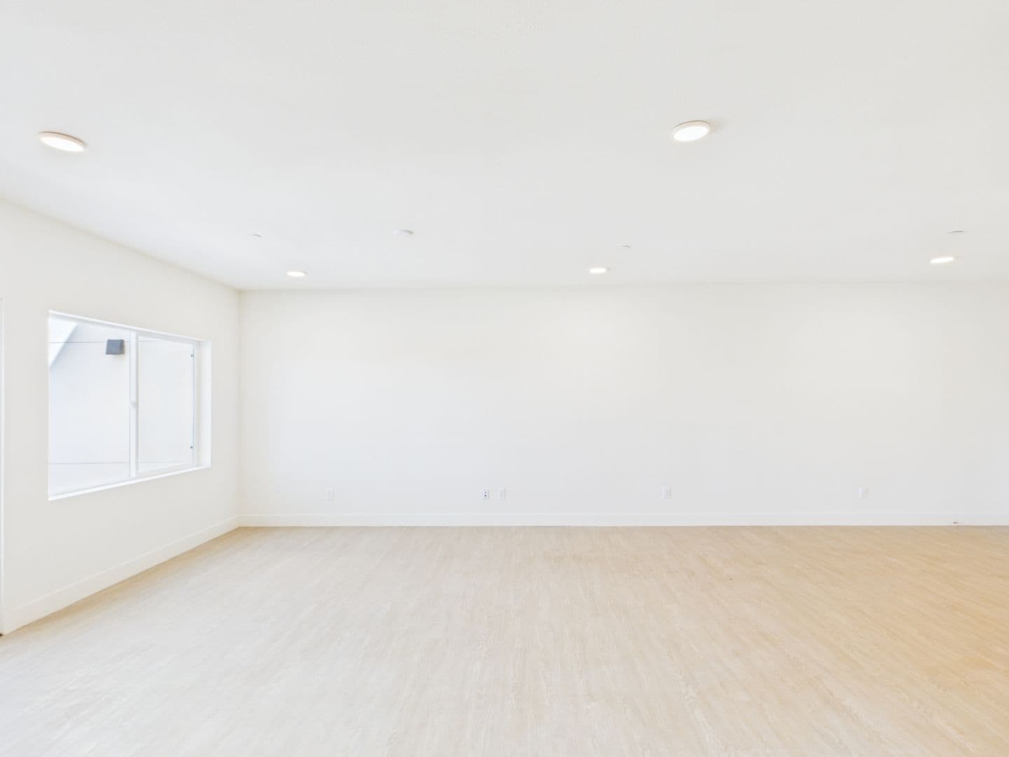 Carlsbad Apartment: 7525-7535 Romeria Street