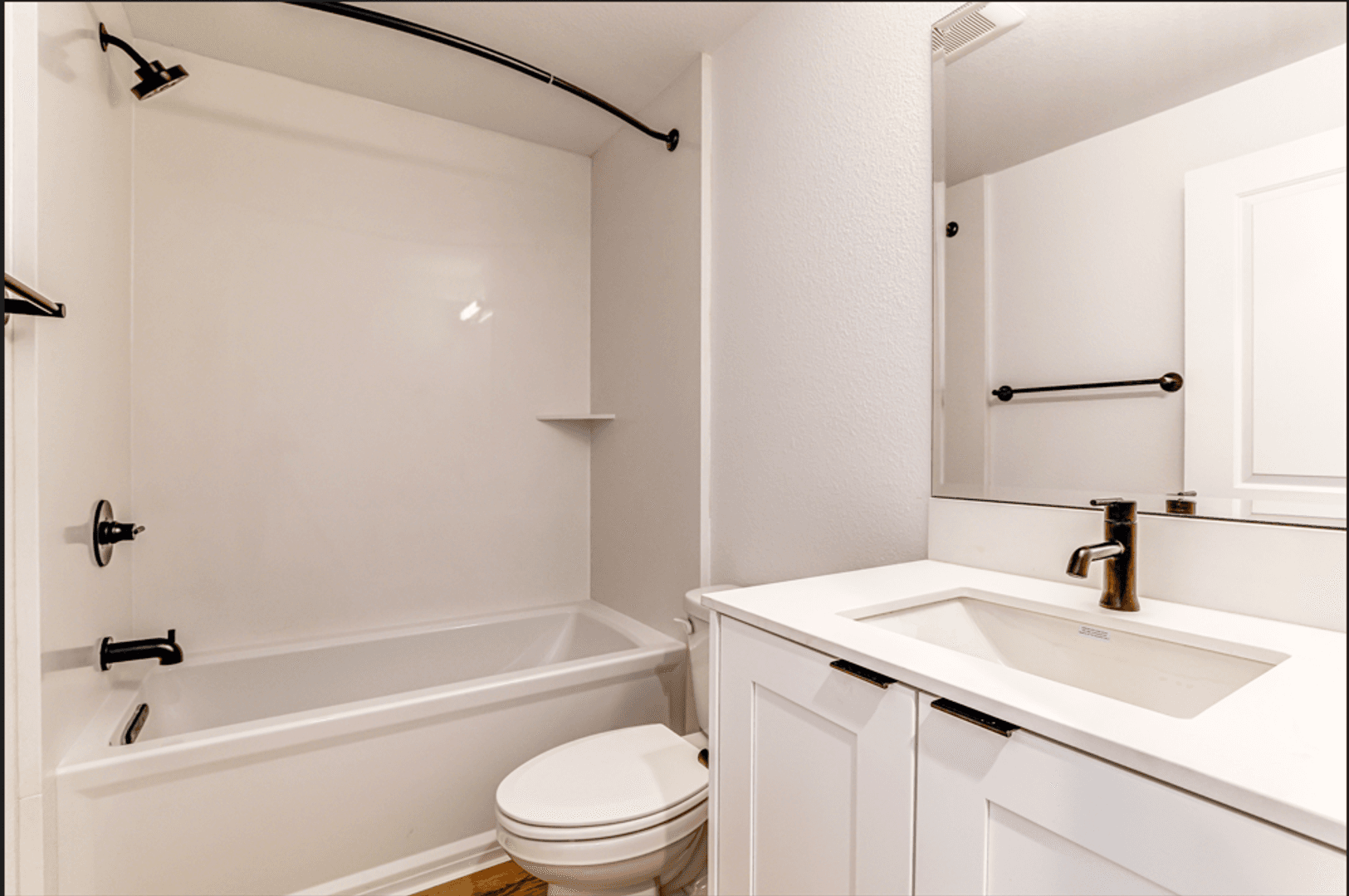 La Jolla Apartment: 7606 Girard Avenue