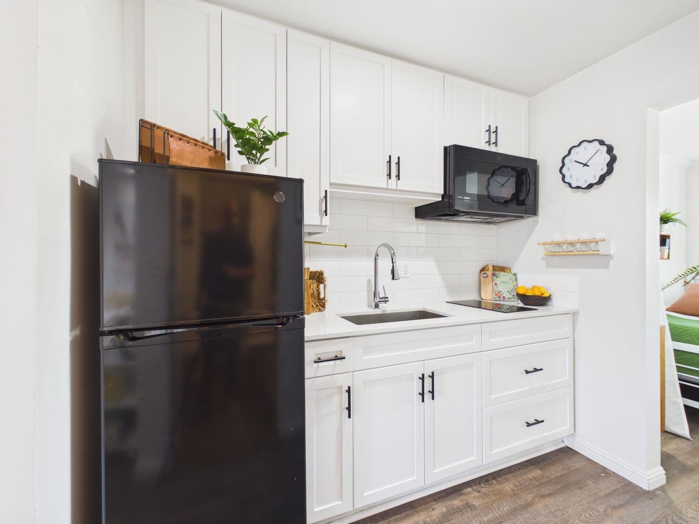 La Mesa Apartment: 7475 El Cajon Boulevard