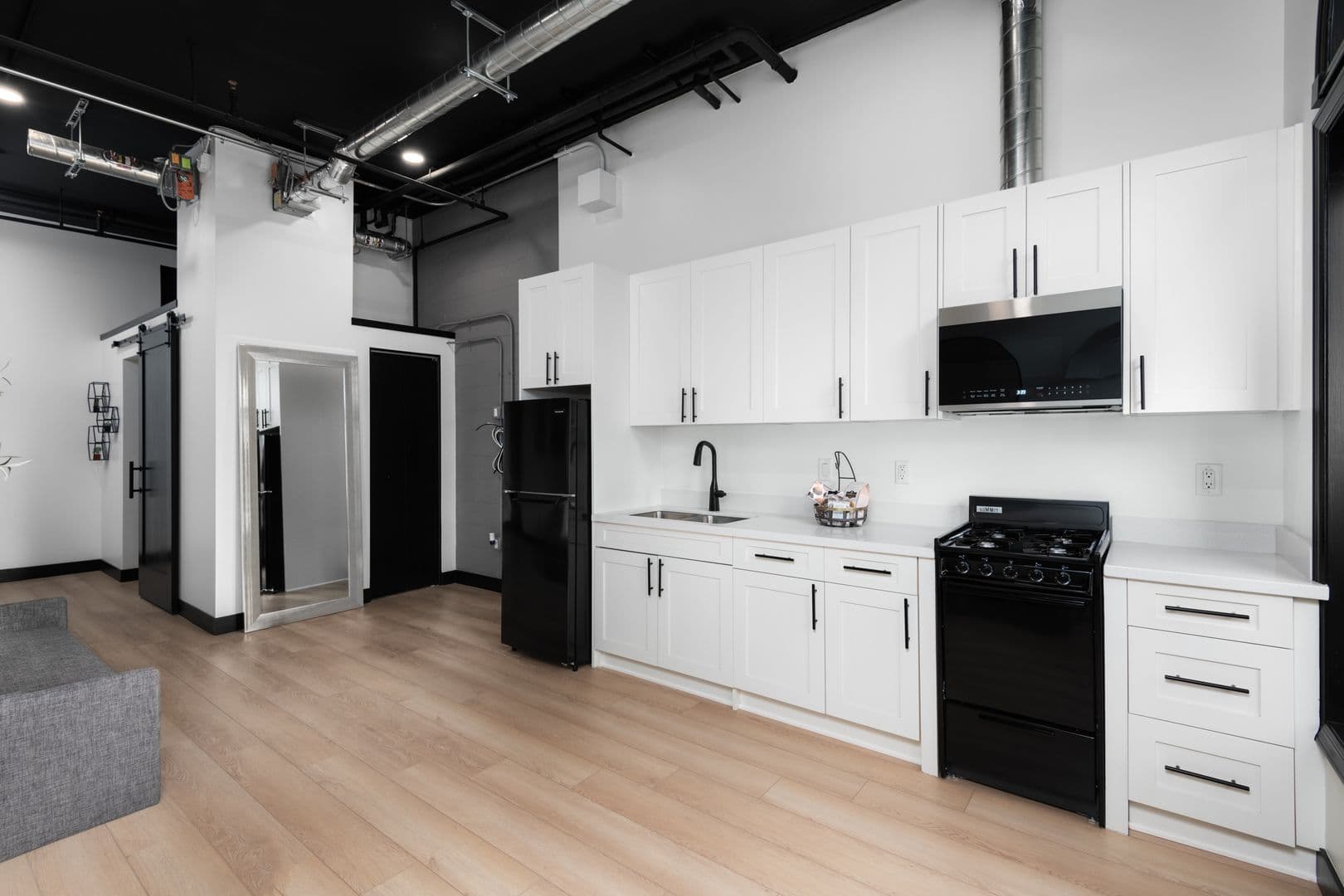 San Diego Apartment: 945 4th Avenue