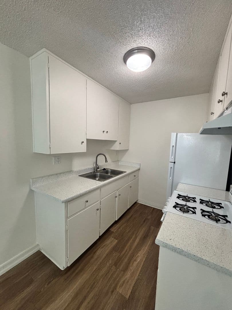 San Diego Apartment: 5722 University Avenue