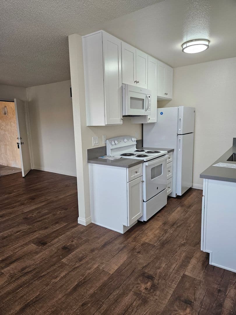 Chula Vista Apartment: 1051 Del Mar Avenue