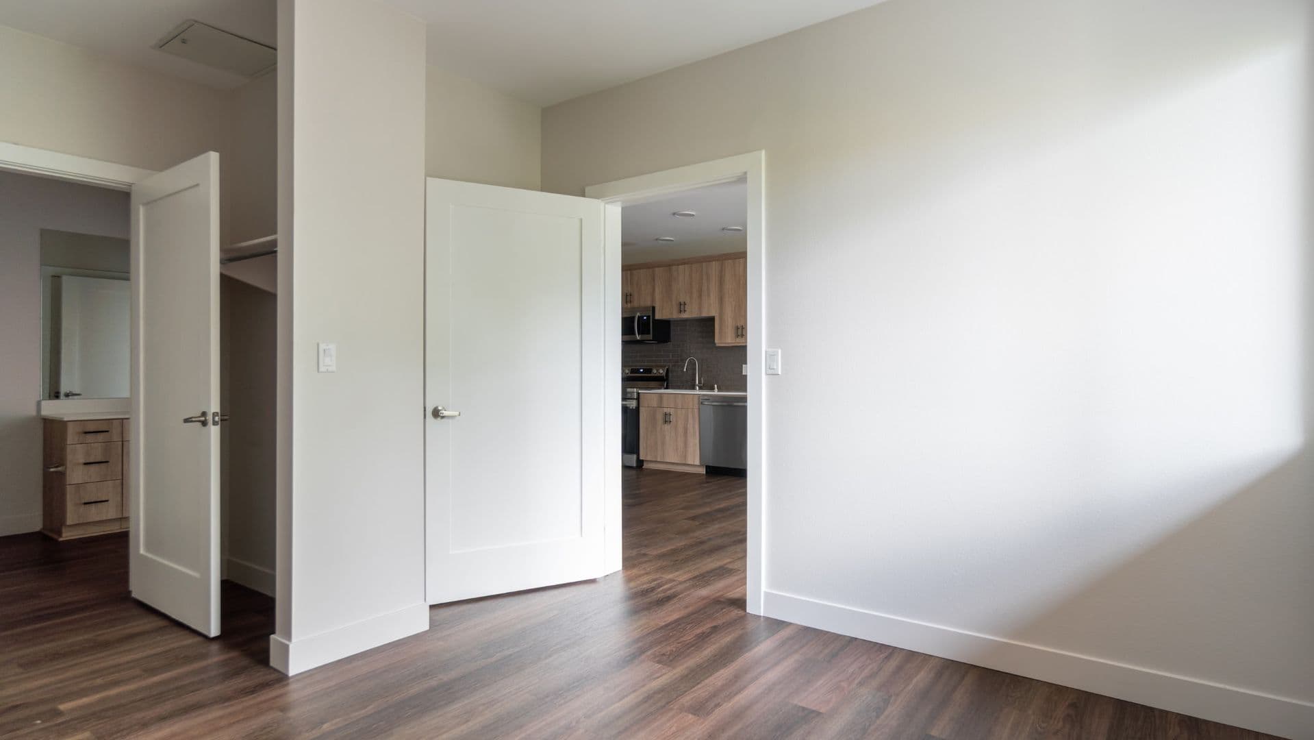 Vista Apartment: 1559 N. Santa Fe Avenue