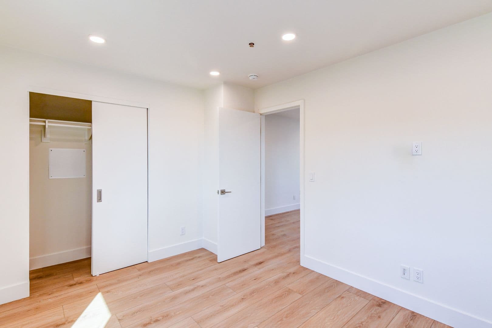 San Diego Apartment: 3942-3944  Bancroft Street