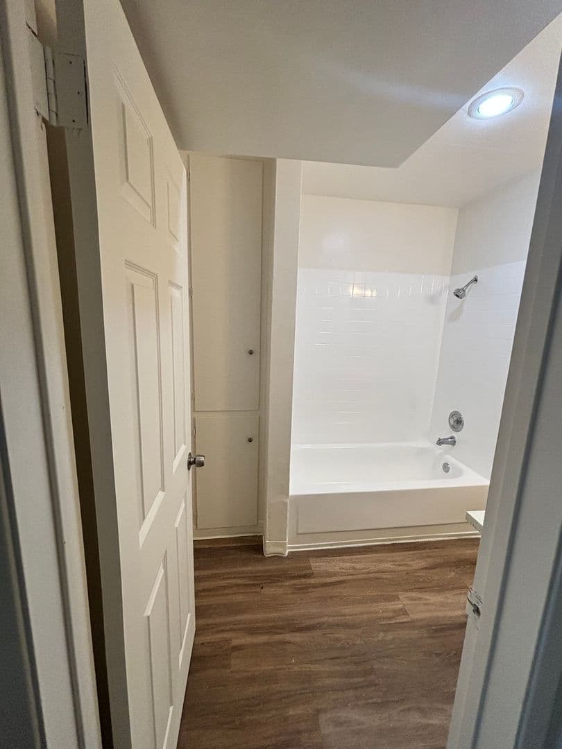 San Diego Apartment: 5722 University Avenue