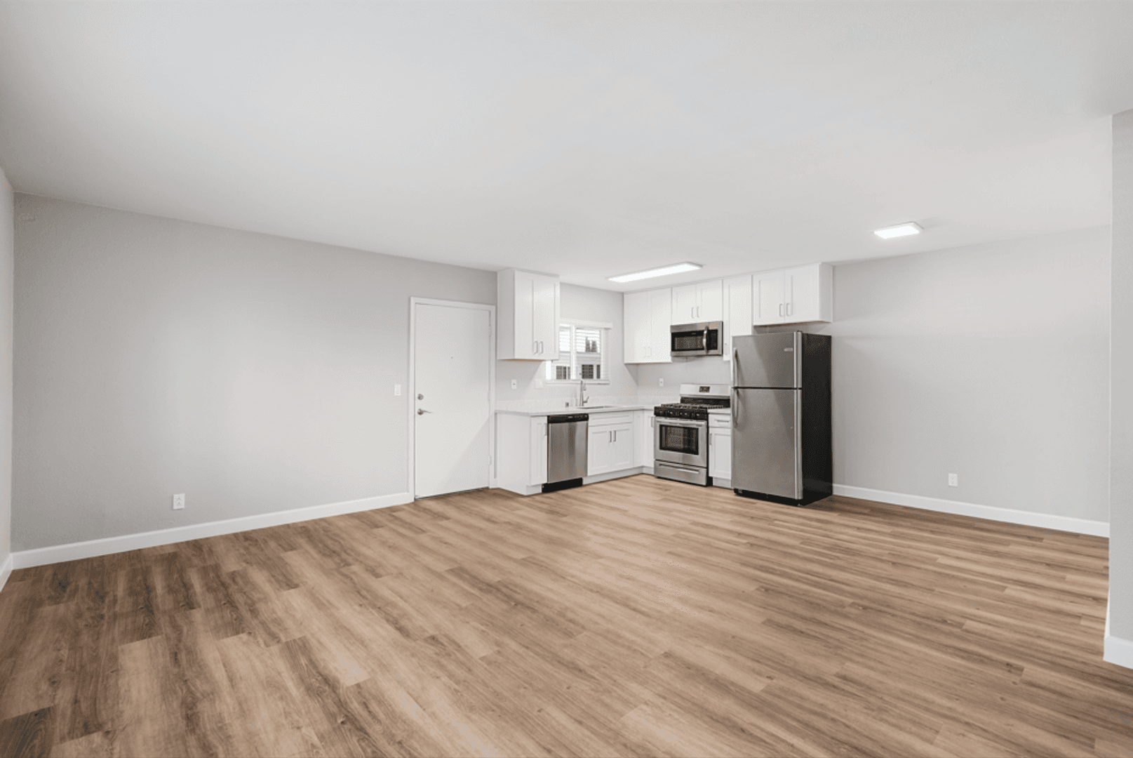 El Cajon Apartment: 294 Ballantyne  St.