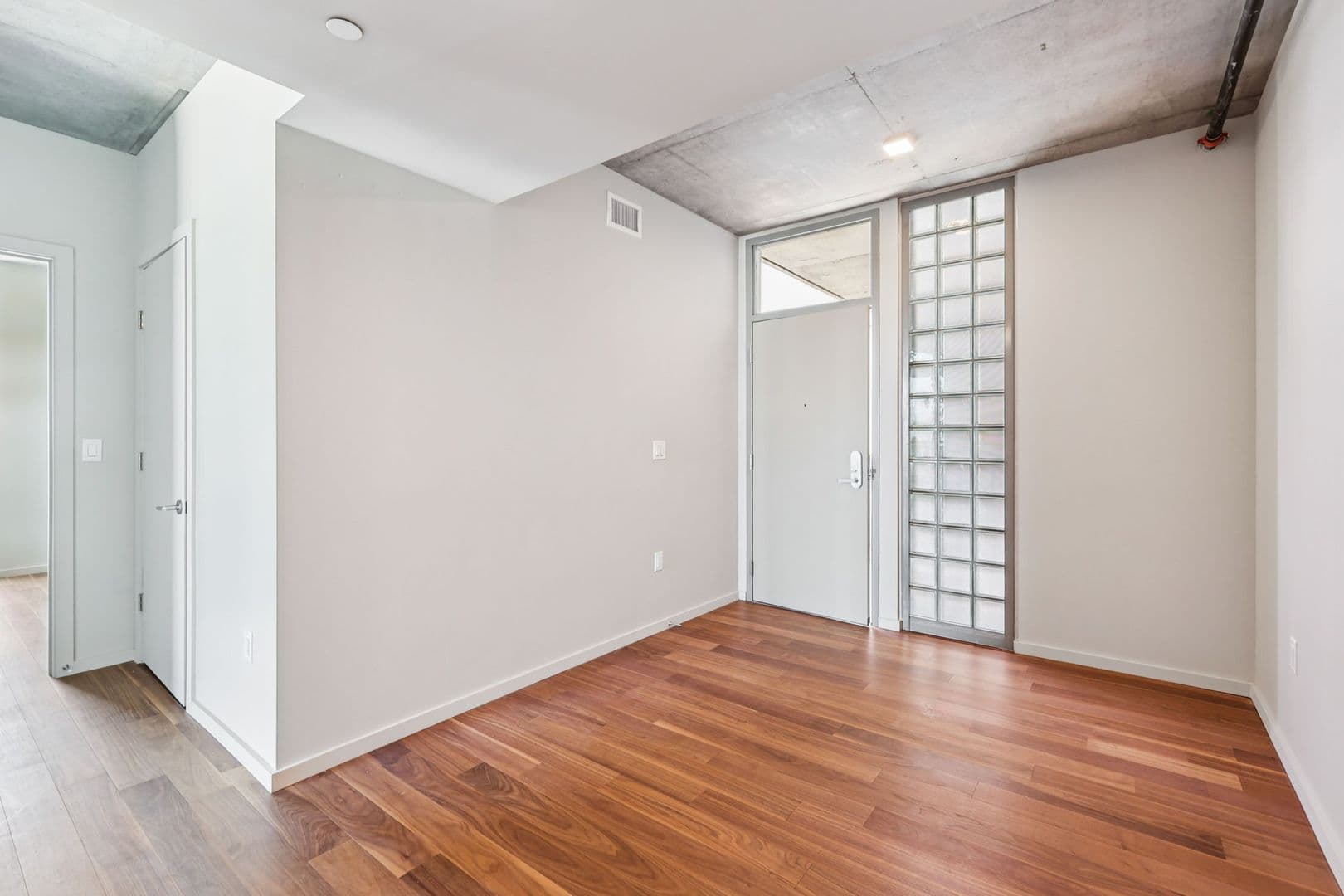 San Diego Apartment: 2710 Third Avenue
