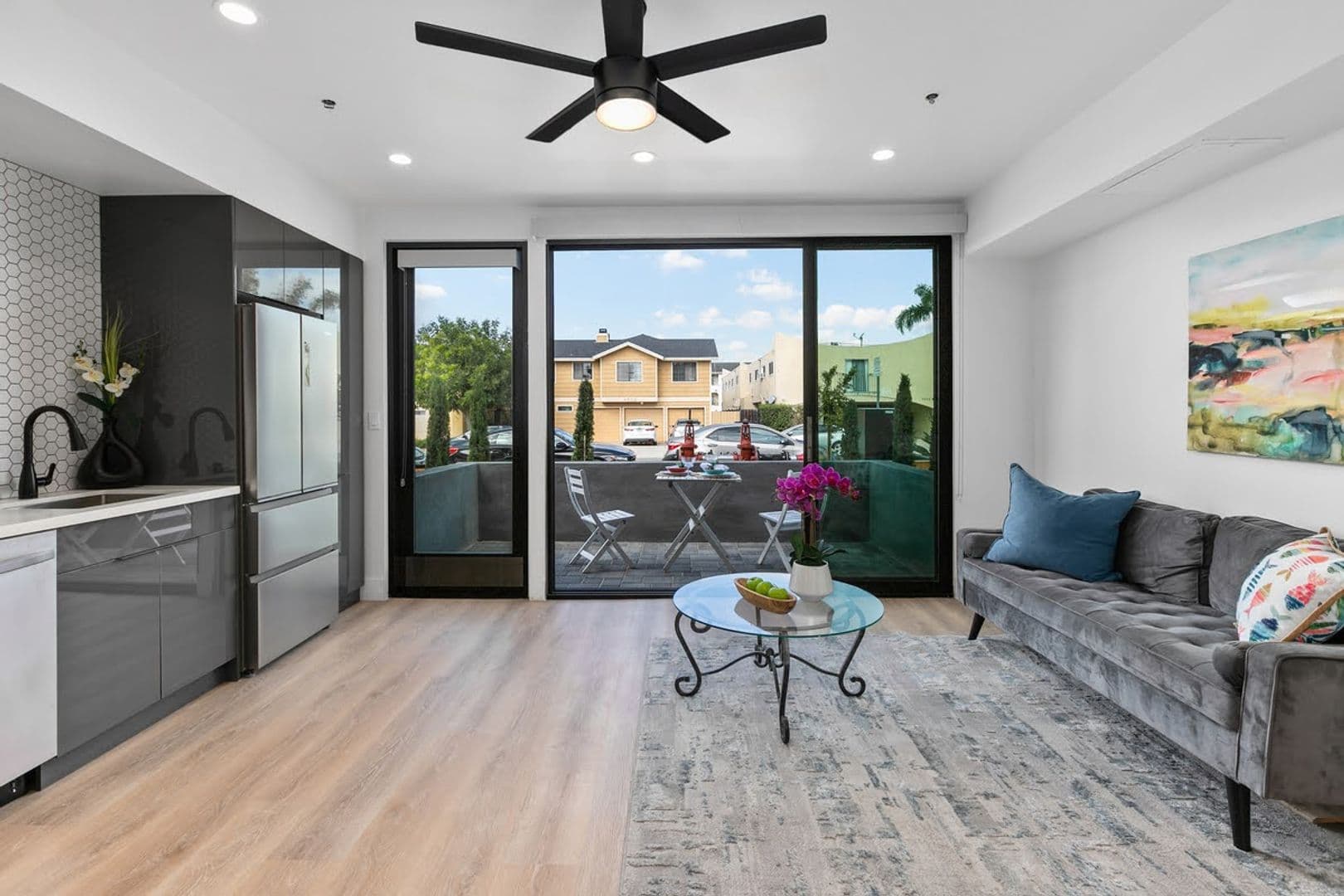 San Diego Apartment: 4551 Hamilton Street