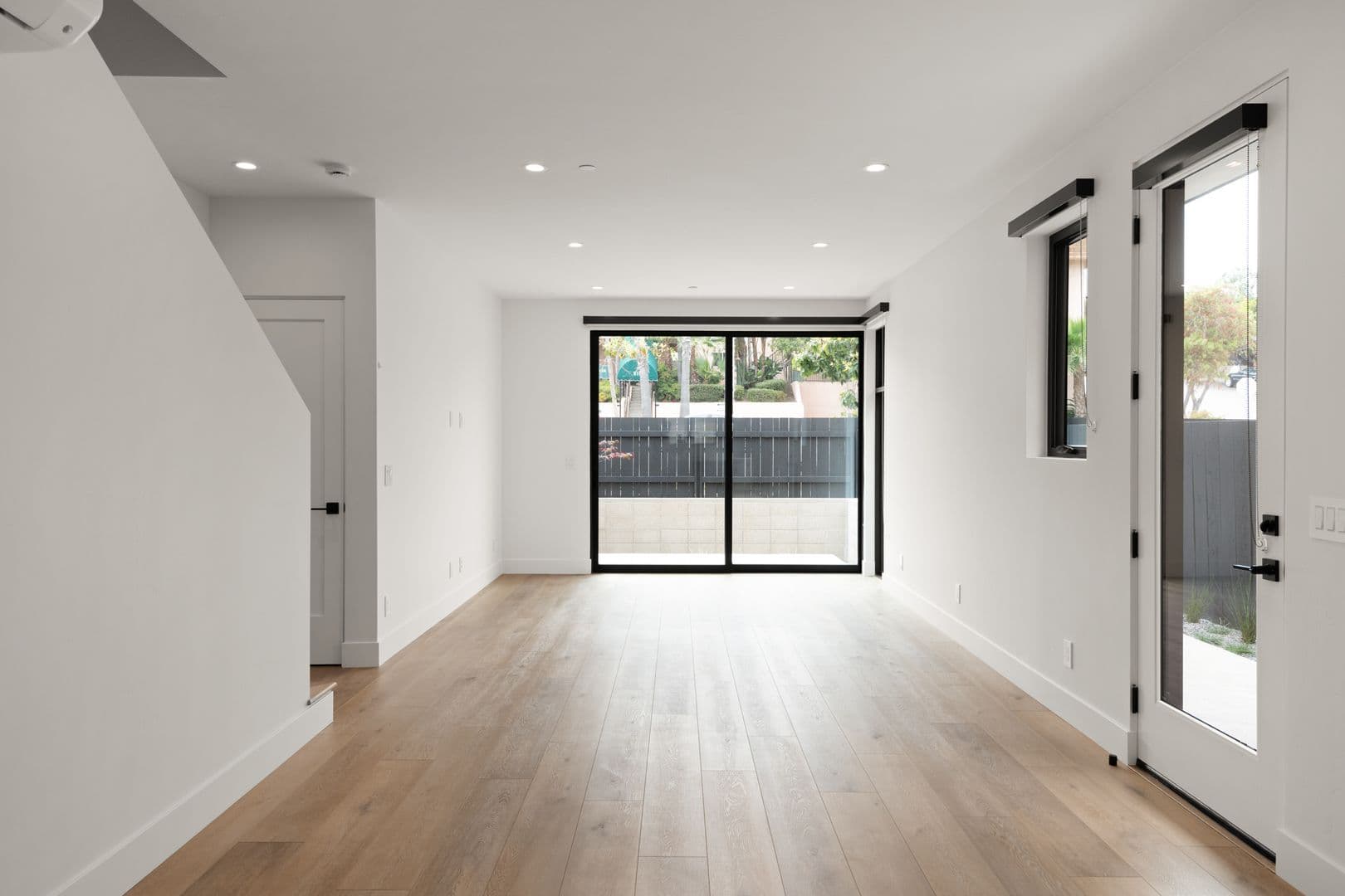 Encinitas Apartment: 811 3rd Street