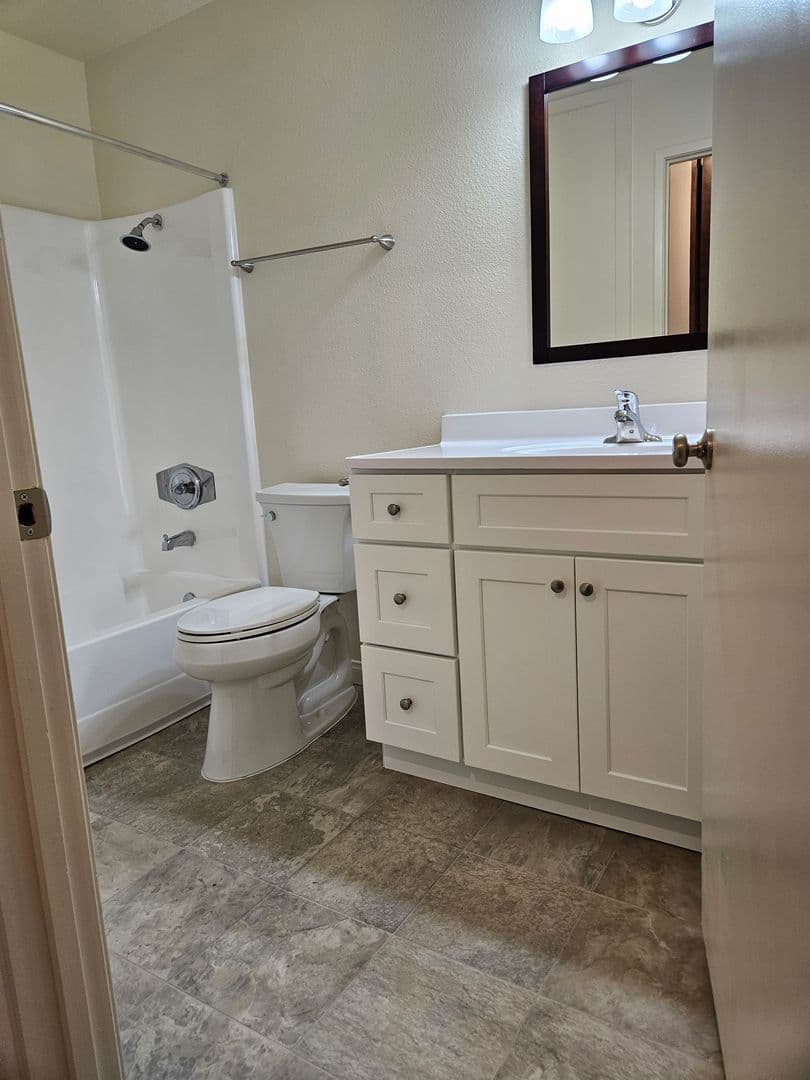 Chula Vista Apartment: 1051 Del Mar Avenue
