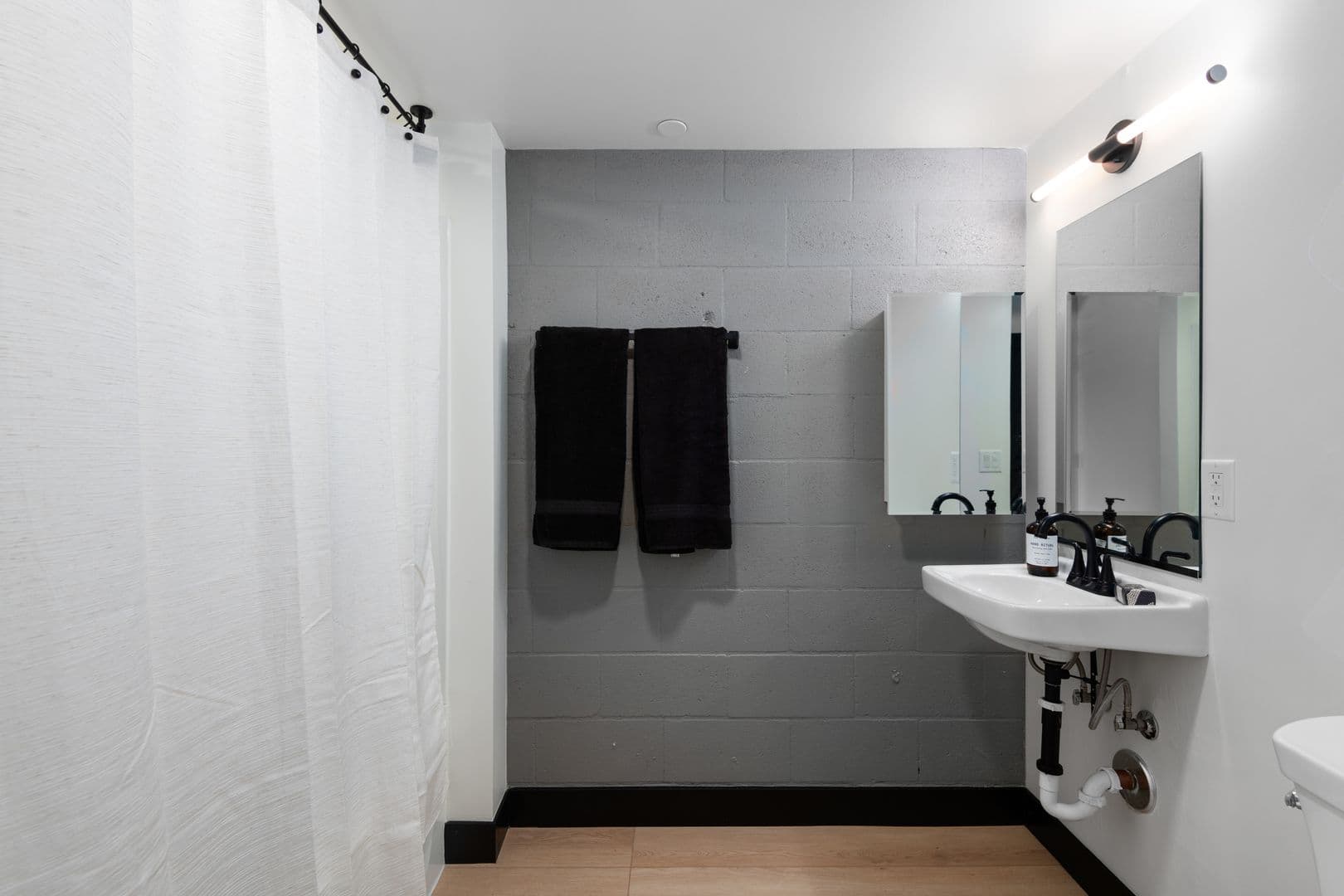 San Diego Apartment: 945 4th Avenue